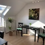 Appartement In Uni- Und Citynaehe *